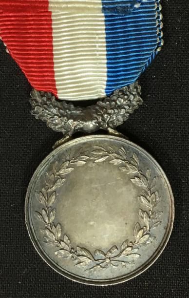 null Second Empire, médaille d'honneur en argent au profil de Napoléon III non lauré...
