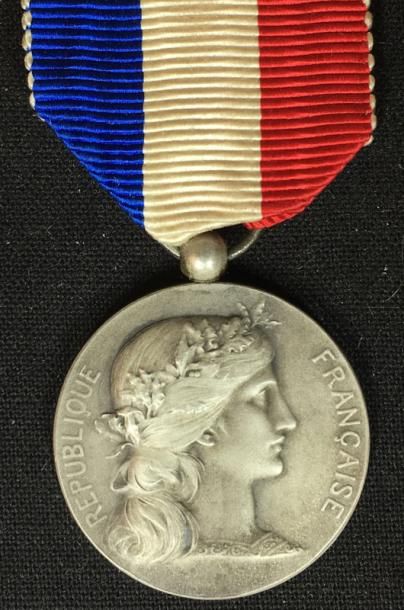 null Médaille d'honneur des Affaires Étrangères à titre civil en argent par Dubois,...