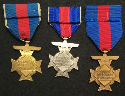 null Croix des Services Militaires Volontaires de l'Armée de l'Air, créée en 1934,...