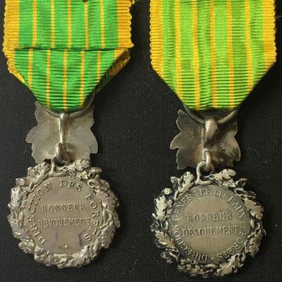 null Médaille d'honneur des Eaux et Forêts, lot de deux médailles : une du deuxième...