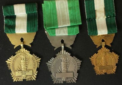 null Médaille d'honneur Départementale et Communale, lot de trois médailles : deux...
