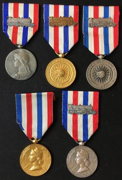null Médaille d'honneur des Chemins de fer, créée en 1913, lot de cinq médailles...