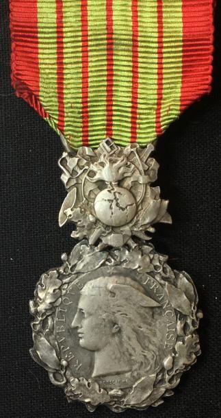 null Médaille d'honneur des Douanes, créée en 1897, en argent par Ponscarme, poinçon...