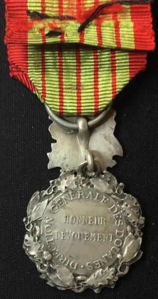 null Médaille d'honneur des Douanes, créée en 1897, en argent par Ponscarme, poinçon...