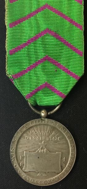 null Médaille d'honneur Pénitentiaire pour l'Algérie, créée en 1900, médaille du...