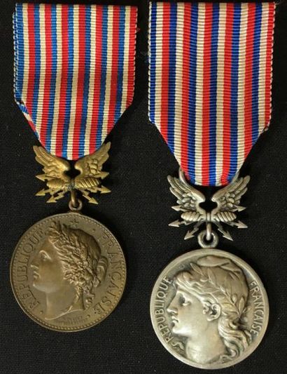 null Médaille d'honneur des Postes et Télégraphes, groupe de deux médailles avec...