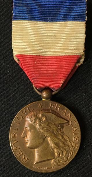 null Médaille d'honneur du ministère du Commerce et de l'Industrie, premier type...
