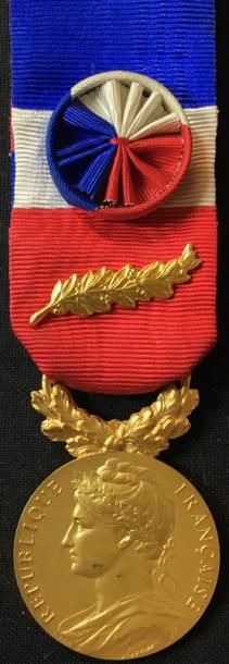 null Médaille d'honneur du travail, fondé en 1948, médaille d'or du premier type...