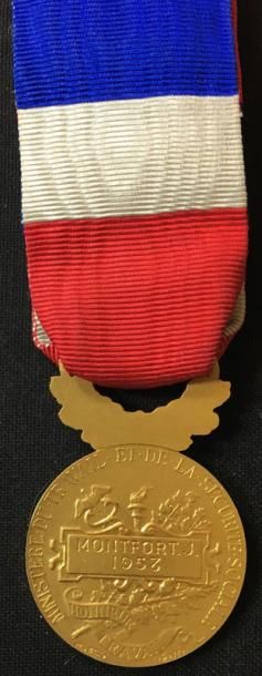 null Médaille d'honneur du travail, fondé en 1948, médaille d'or du premier type...