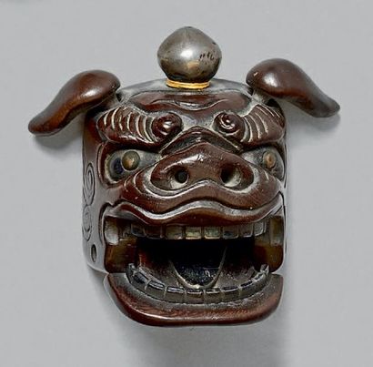 JAPON - Milieu de l'époque Edo (1603-1868) Netsuke en bois, petit modèle de masque...