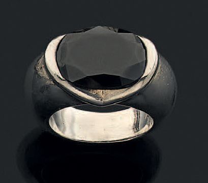 Valles Dordal, signé Bague en argent 925 millièmes, ornée d'une pierre de synthèse...