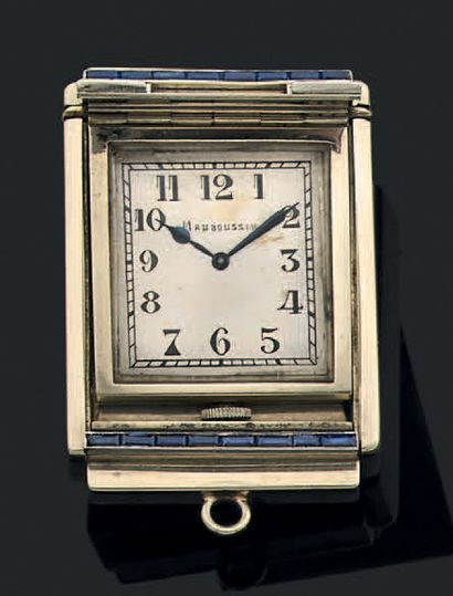 Mauboussin, signé et numéroté 4182 Petite montre de voyage pouvant former pendentif...
