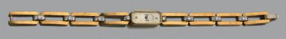 Cartier N° 023664, vers 1950 Montre-bracelet de dame en or jaune 18k (750) et diamants....