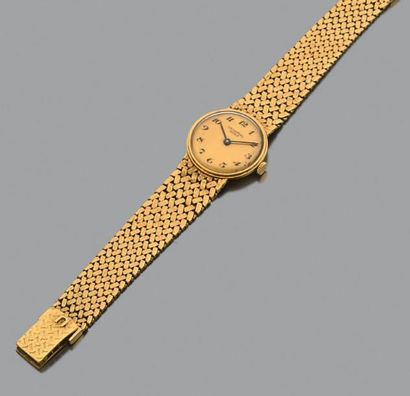 Universal Genève, signé Montre-bracelet de dame en or jaune 750 millièmes, la montre...