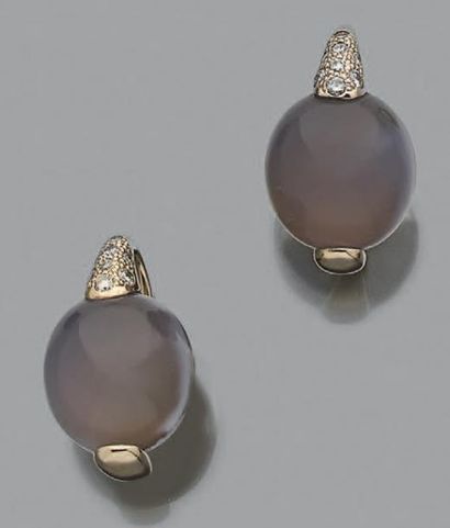 Pomellato, signé Paire de boucles d'oreille, système pour oreilles percées en or...