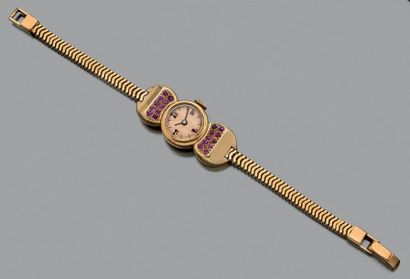 UNIVERSAL GENEVE Montre-bracelet de dame en or jaune 750 millièmes, la montre de...