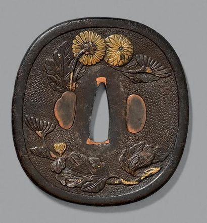 JAPON - Milieu de l'époque Edo (1603-1868) 
Nadegaku gata en fer à décor incrusté...