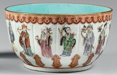 CHINE - Époque DAOGUANG (1821-1850) 
Grand bol en porcelaine émaillée polychrome...