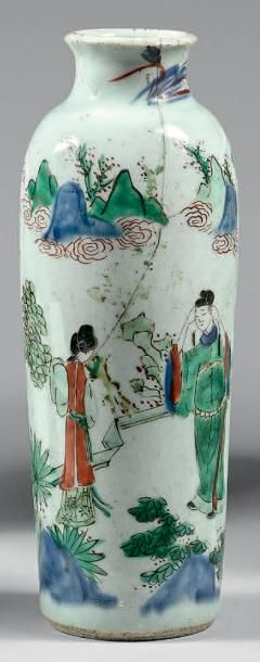 CHINE - PÉRIODE TRANSITION, XVIIE SIÈCLE 
Petit vase de forme rouleau à col ouvert...