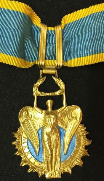 null Ordre du Mérite sportif, fondé en 1956, bijou de commandeur signé R. C. (Raymond...