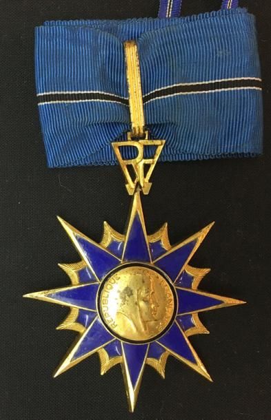 null Ordre du Mérite civil du Ministère de l'Intérieur, fondé en 1957, bijou de commandeur...