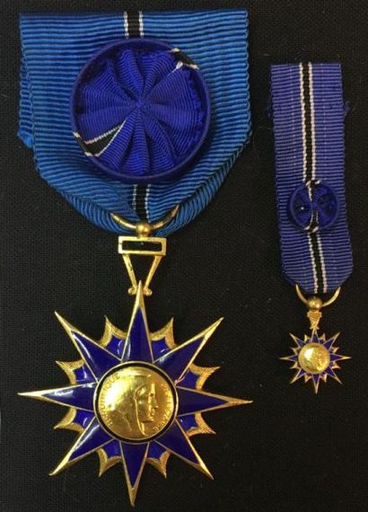 null Ordre du Mérite civil du Ministère de l'Intérieur, étoile d'officier en vermeil...