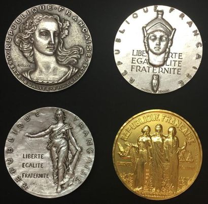 null * Conseil de la République, 1952, Sénat, 1968 et 1977, groupe de quatre médailles...