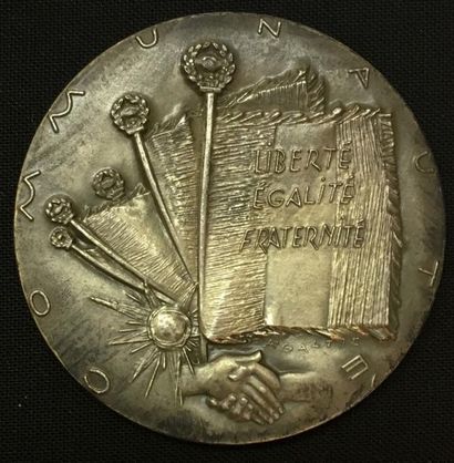 null * Sénat de la Communauté, médaille d'identité 1959 par André Galtié, en argent,...
