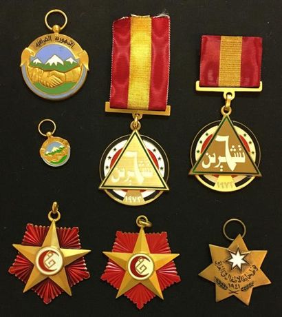 IRAK Lot de sept médailles: une médaille de l'écrasement de la rébellion du Nord,...