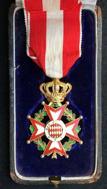 MONACO Ordre de Saint-Charles, fondé en 1858, croix d'officier en vermeil et émail,...