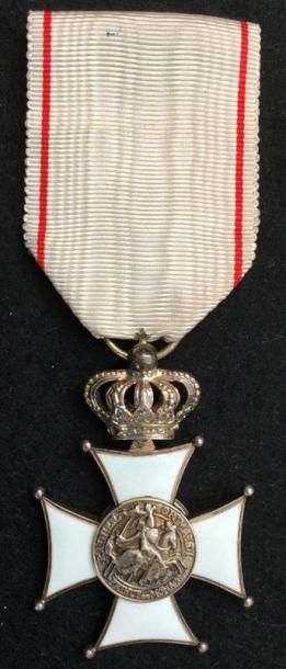 MONACO Ordre des Grimaldi, fondé en 1954, croix de chevalier en argent et émail,...