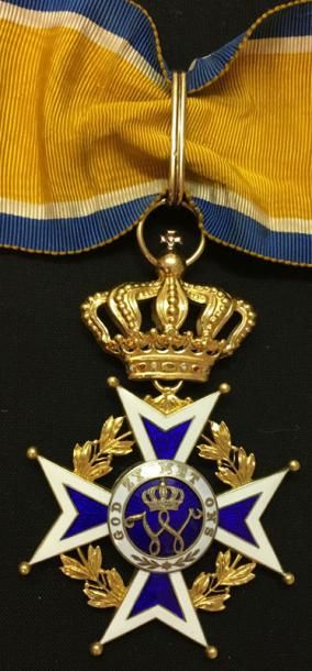 PAYS-BAS Ordre d'Orange-Nassau, fondé en 1892, bijou de commandeur en or et émail,...