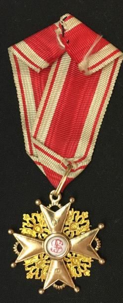 RUSSIE Ordre de Saint-Stanislas, croix de 3e classe en or et émail, poinçon de fournisseur...