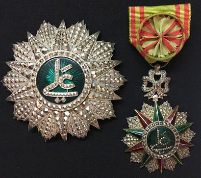 TUNISIE Ordre du Nichan al Iftikhar, groupe de deux bijoux de fabrication française...