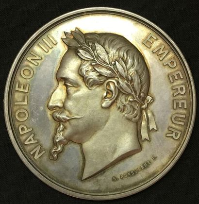 null * Napoléon III, grande médaille de récompense par Ponscarme en argent au profil...