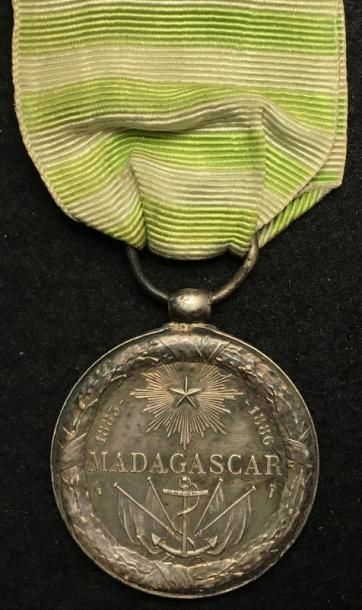 null * Médaille de Madagascar, 1883-1886, première expédition par Daniel Dupuis en...