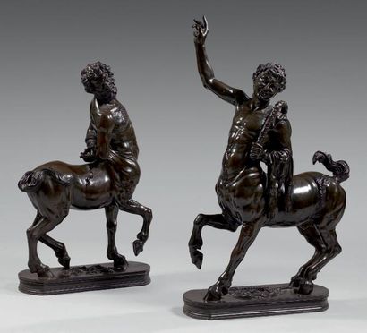 null Deux grandes statuettes d'après les «Centaures Furiani» en bronze à patine sombre.
Terrasse...