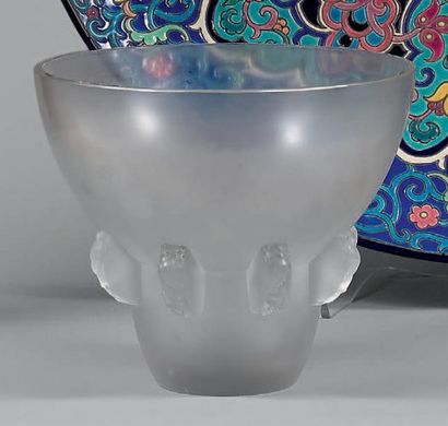 RENE LALIQUE (1860-1945) Vase «Carthage».
Épreuve de tirage industriel réalisée en...