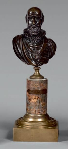 null Buste de Sully portant une collerette en bronze patiné.
Socle colonne en marbre...