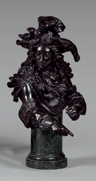 null Buste du Grand Condé portant un chapeau à plumes en bronze patiné, d'après David...