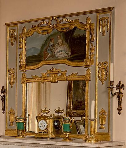 Petit trumeau à miroir en bois sculpté de...