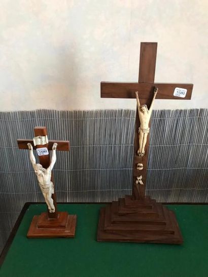 null Crucifix en ivoire.