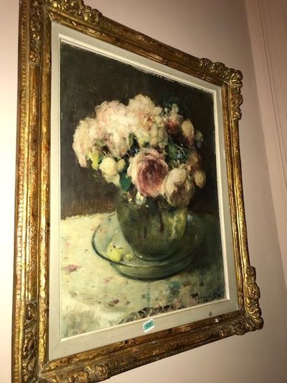 null Fernand TOUSSAINT (1873-1955) :
"Bouquet de roses"
Huile sur toile, porte une...