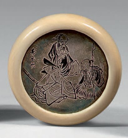 JAPON - Époque EDO (1603-1868) 
KAGAMIBUTA, le bol en ivoire, la plaque en shibuichi...