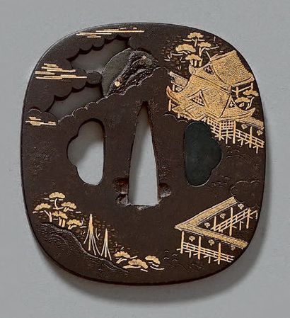 JAPON - Époque EDO (1603-1868) 
NADEGAKU GATA en fer ajouré, incisé et à décor en...