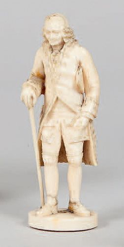 null Statuette en ivoire sculpté figurant Voltaire en pied.
Dieppe, XIXe siècle.
(Réparée).
Hauteur:...