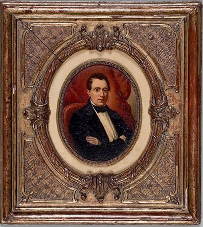 null Miniature ovale sur panneau:
Portrait d'homme, les bras croisés
Époque Napoléon...