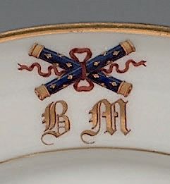 null MARÉCHAL MAGNAN
Service en porcelaine blanche, à bords mouvementés, décoré des...