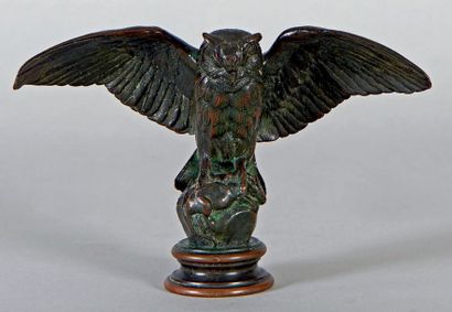 Antoine Louis BARYE (1795-1875) Hibou
Statuette en bronze à patine médaille représentant...