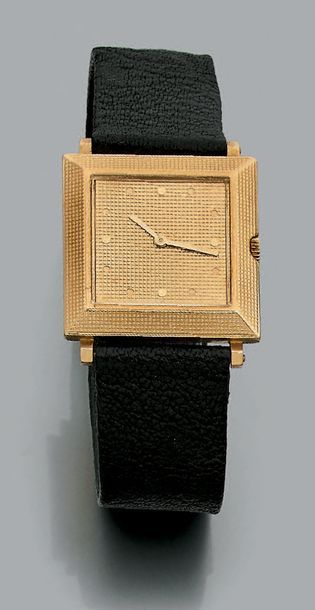 BOUCHERON N° 75616.
Montre-bracelet en or jaune 18k 750 millièmes.
Boîtier avec une...